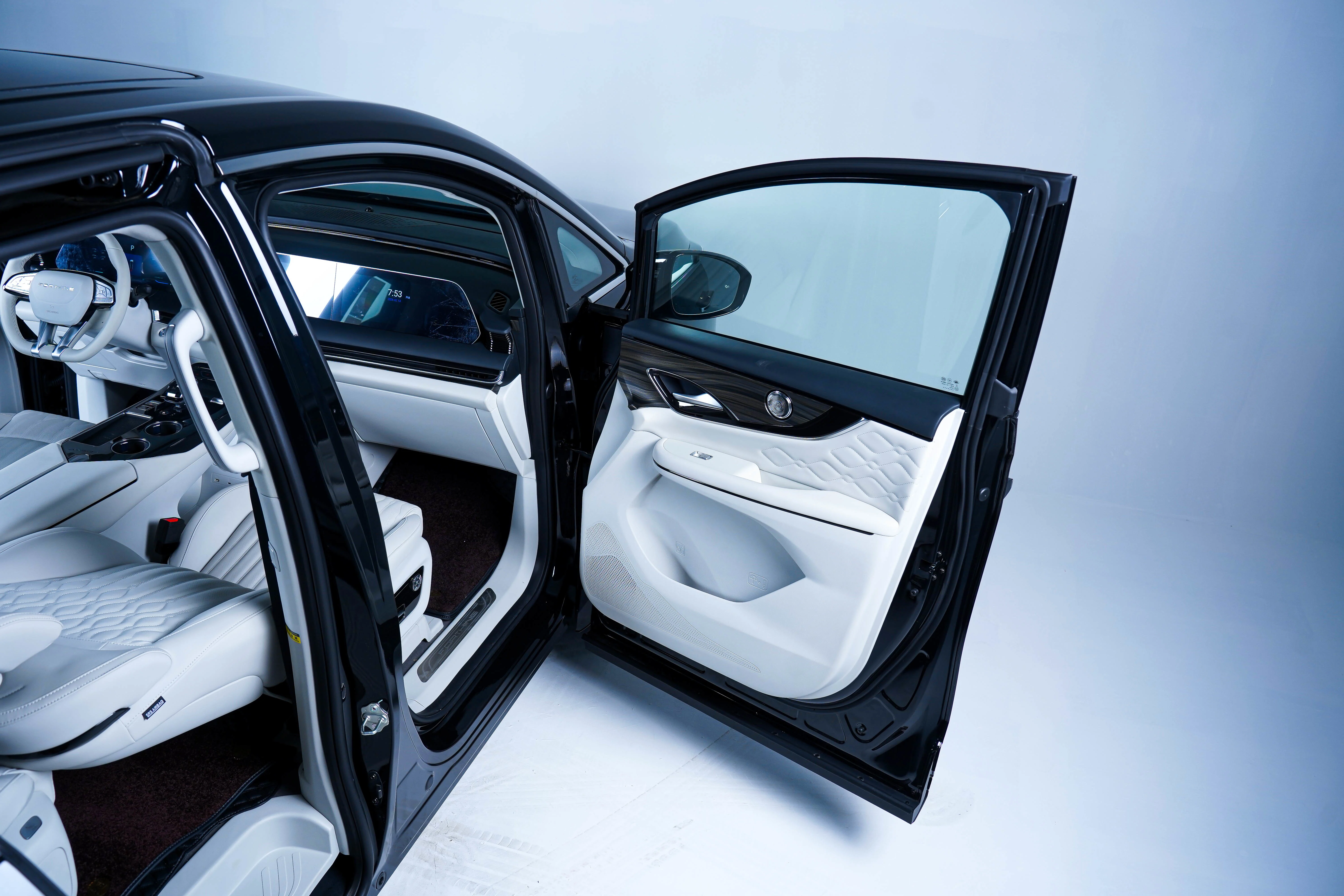 v9 Interior