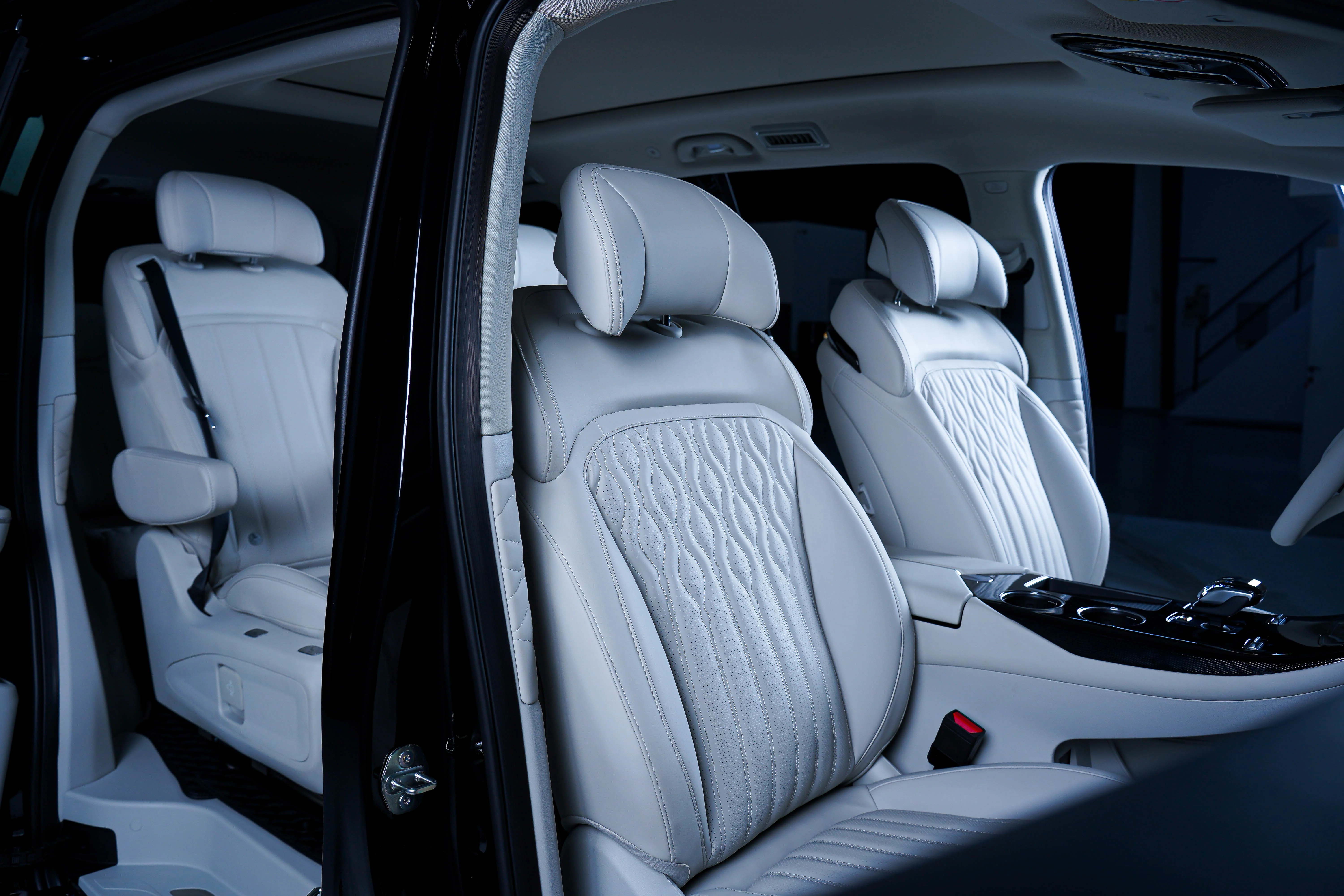 v9 Interior
